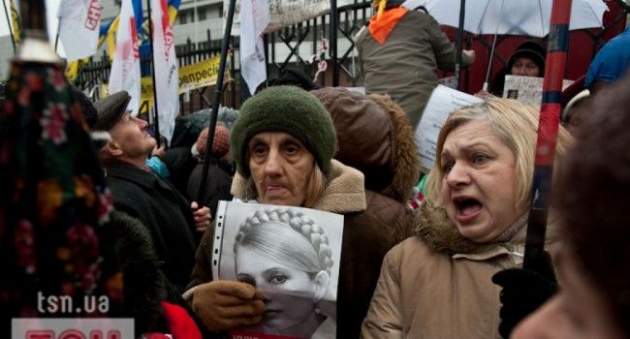 Политолог: бабушки Тимошенко проголосуют за Порошенко