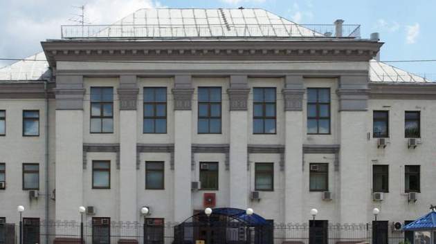 У посольства России в Киеве прогремел взрыв
