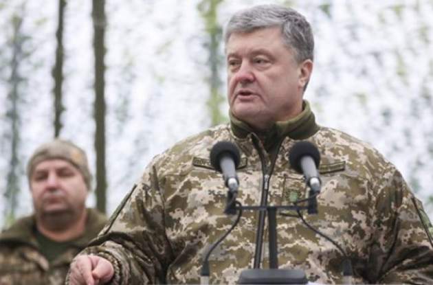 Генерал обвинил Порошенко в сотрудничестве с врагами