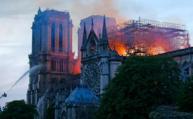 Спасатели Парижа раскрыли важную деталь о пожаре: Нотр-Дам де Пари был спасен чудом