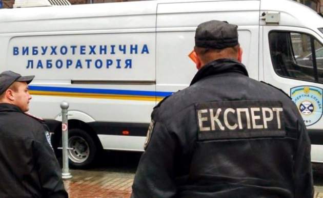 В Киеве угрожают взорвать Владимирский собор: полиция срочно выехала на место ЧП, начались меры
