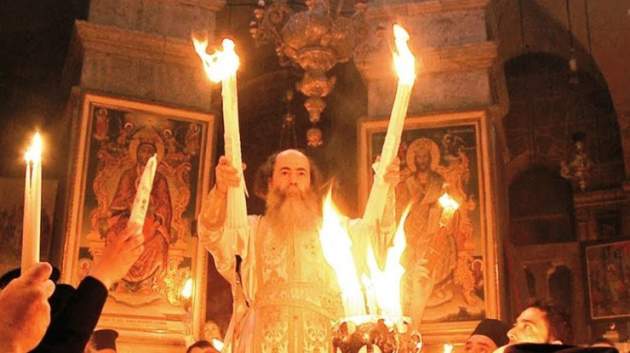Благодатный огонь: священник раскрыл важную тайну