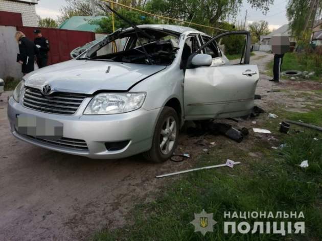 В Харькове бросили гранату в авто с водителем. Фото