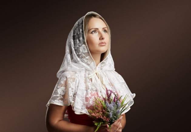 Как грамотно выбрать платок для посещения церкви