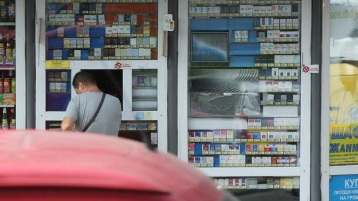 В Украине снова заметно подорожают сигареты и алкоголь