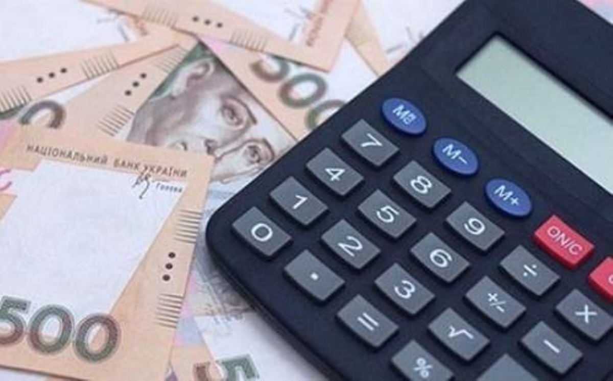 Украинские зарплаты в долларах вернулись к уровню 2012 года