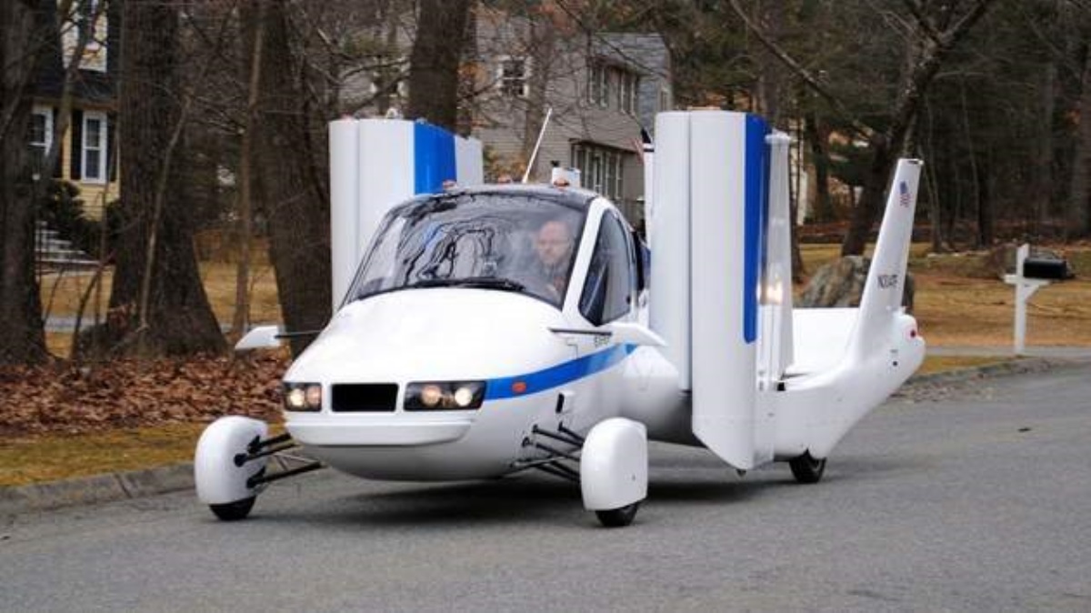 Вот как выглядит первый в мире летающий автомобиль