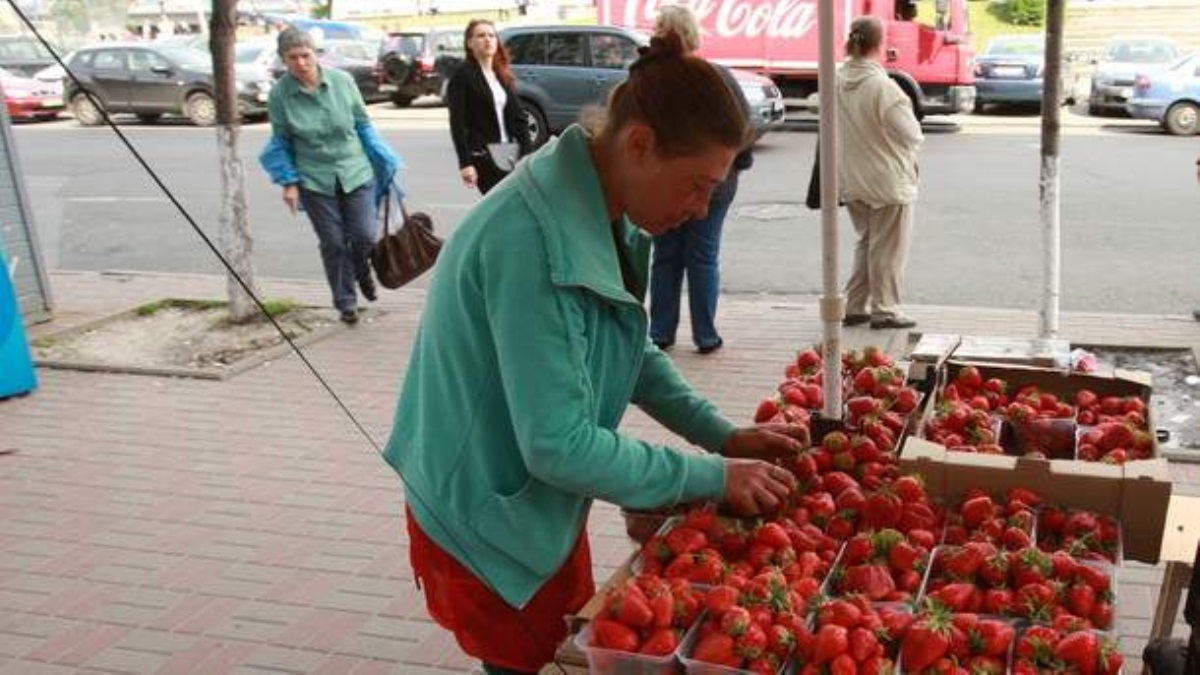 В Украине начинается сезон клубники: цены на ягоду рухнули