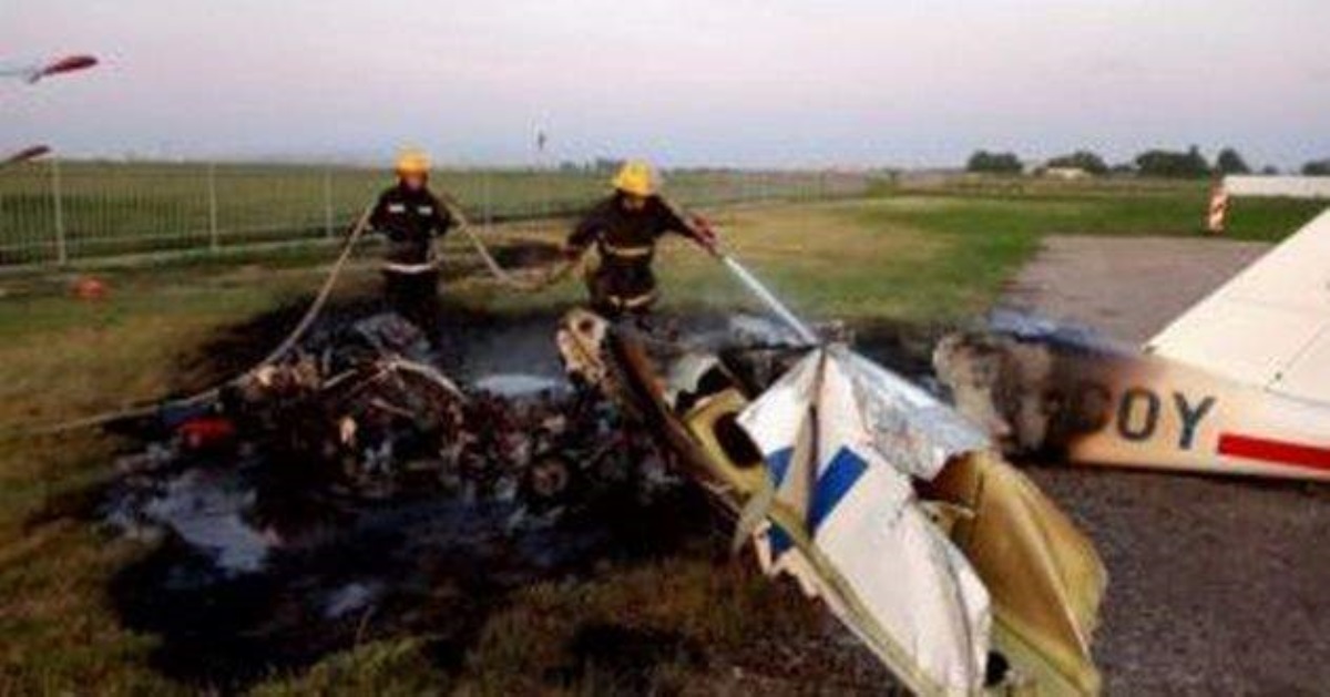На Херсонщине сгорел самолет: огонь его уничтожил за 23 минуты