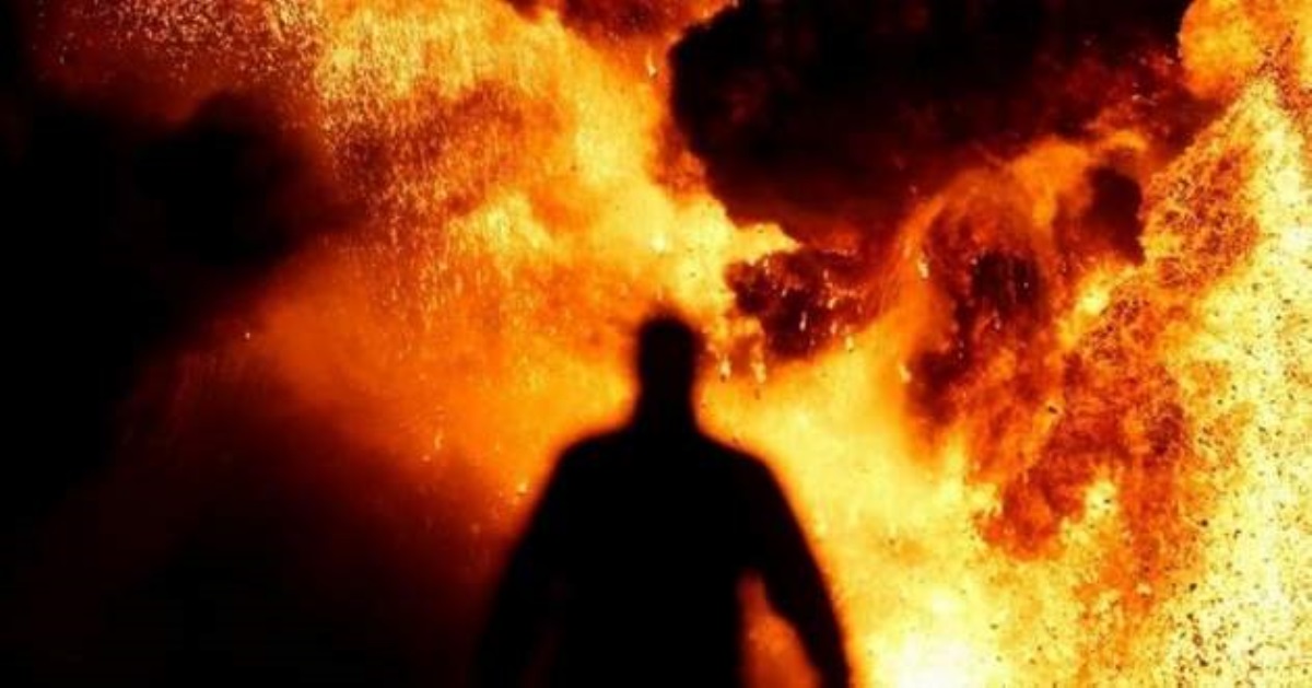 В Одессе горит бывший военный склад: на место ЧП прибыли спасатели и правоохранители