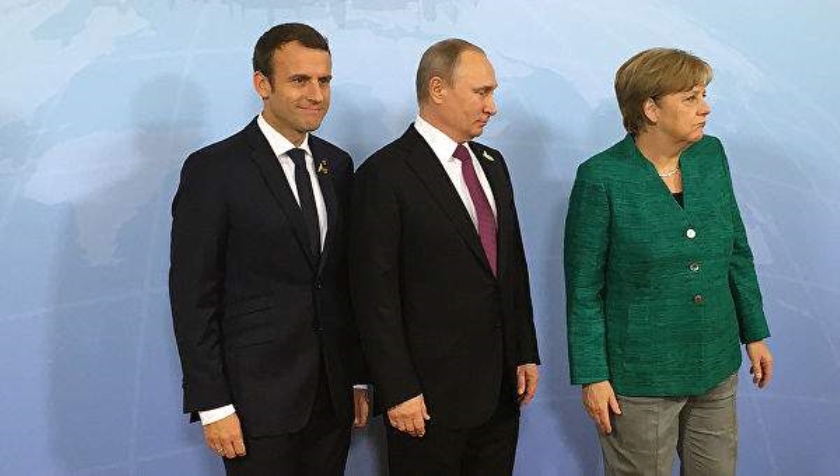 Макрон и Меркель поговорили с Путиным об Украине: подробности