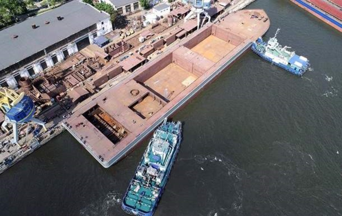 В Украине спустили на воду самое большое судно за 25 лет. Фото