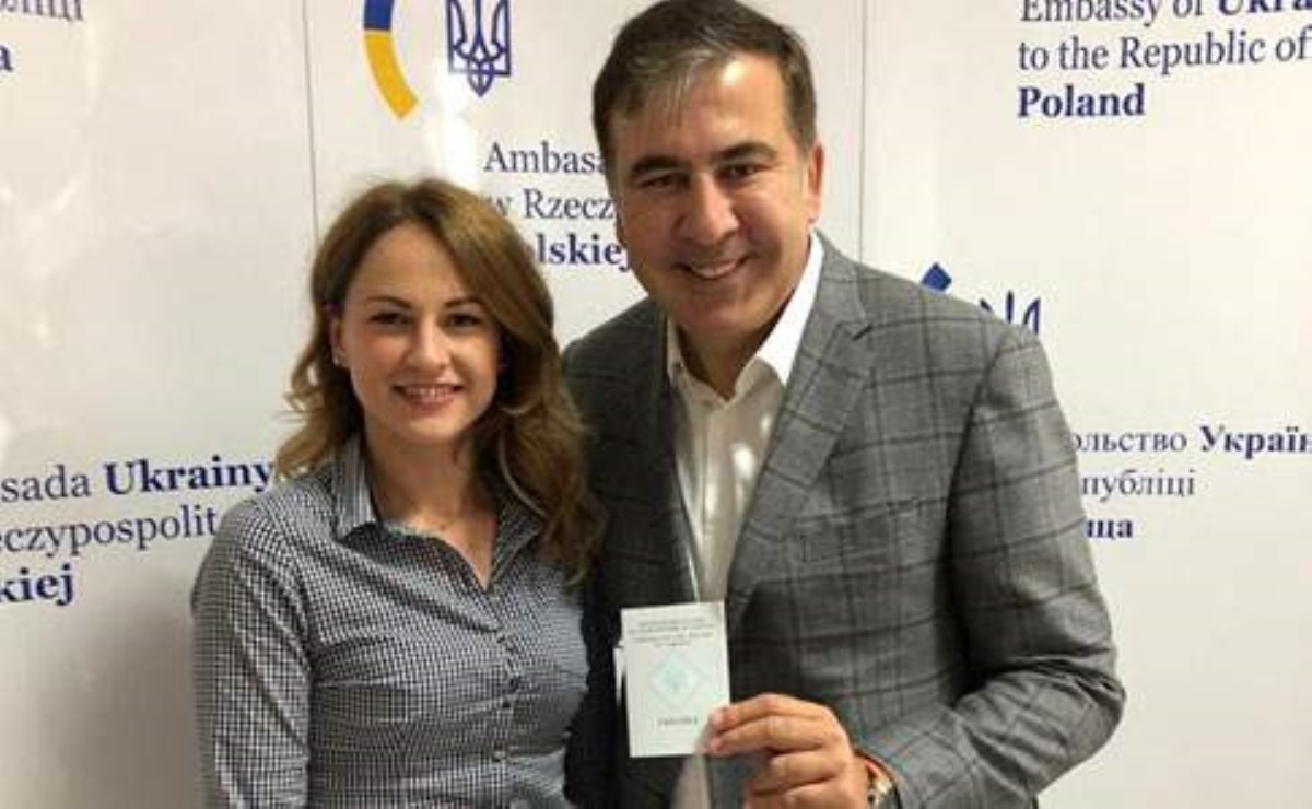 Саакашвили получил удостоверение на возвращение в Украину