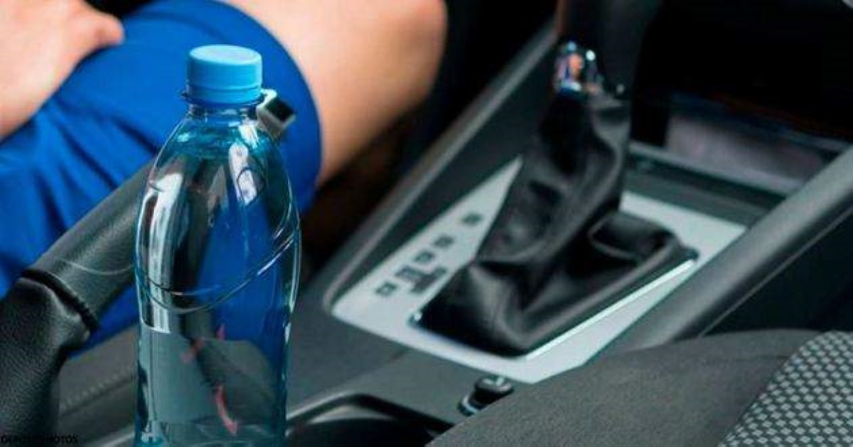 Вот почему никогда нельзя оставлять бутылку с водой в машине