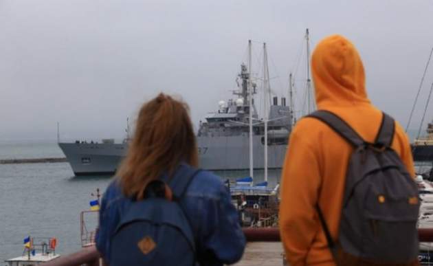 Боевой корабль НАТО снова зашел в порт Одессы