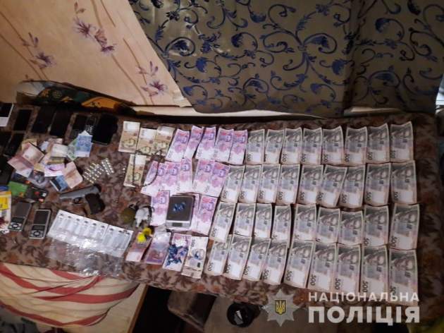 Полиция разоблачила группировку, которая поставляла в Киев наркотики из Донецка. Фото