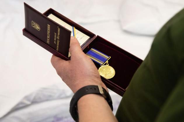 Правозащитник о медалях и званиях от Порошенко: «Это очень похоже на советское время»