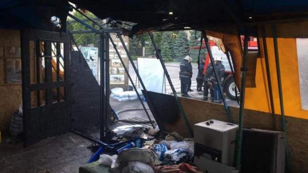 В Харькове подожгли волонтерскую палатку