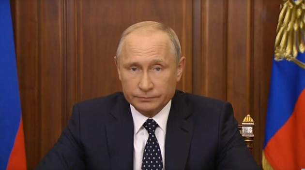 В Кремле прокомментировали падающий рейтинг Путина