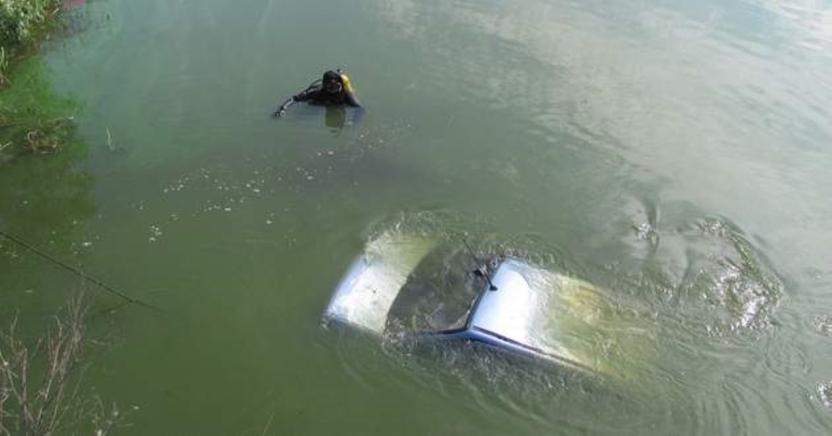 Под Харьковом пьяный водитель слетел в моста и утонул