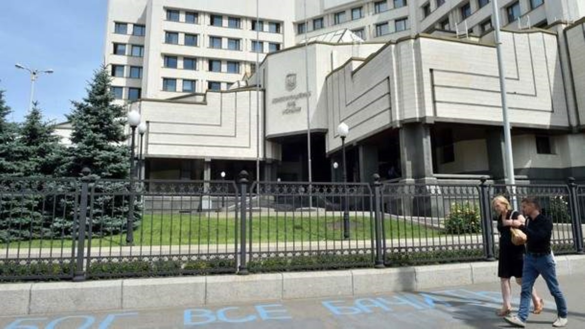Конституционный суд не сможет приостановить указ Зеленского о роспуске Рады