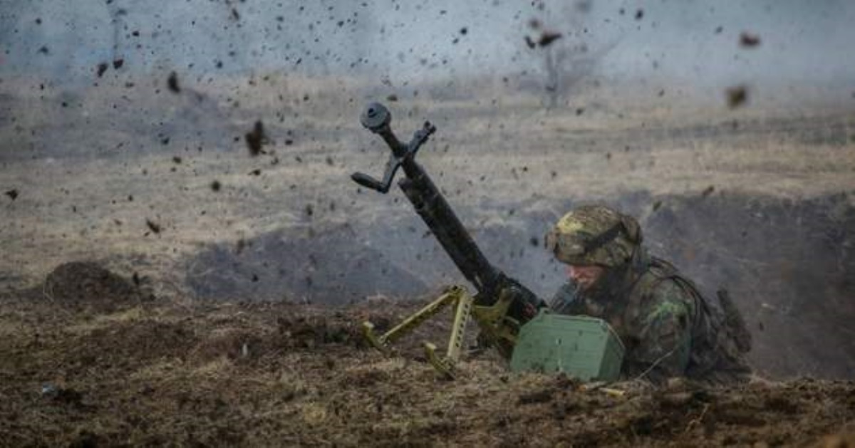 Огонь на Донбассе: эксперт оценил обещание Зеленского