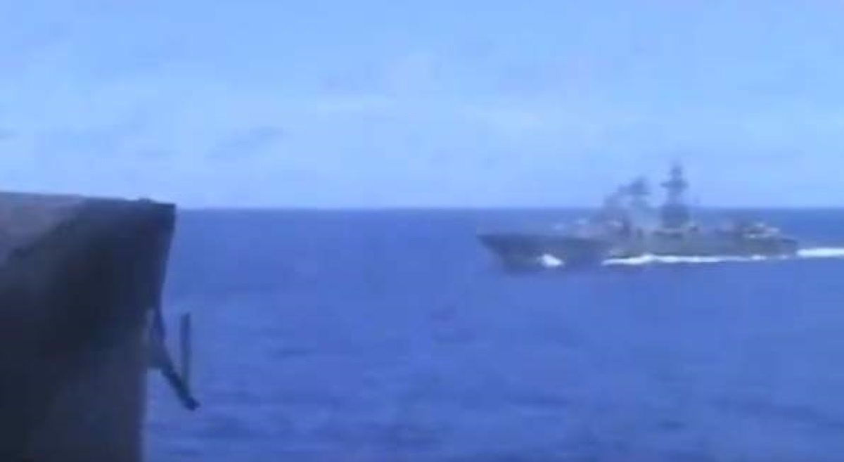 Военные корабли РФ и США чуть не столкнулись в море
