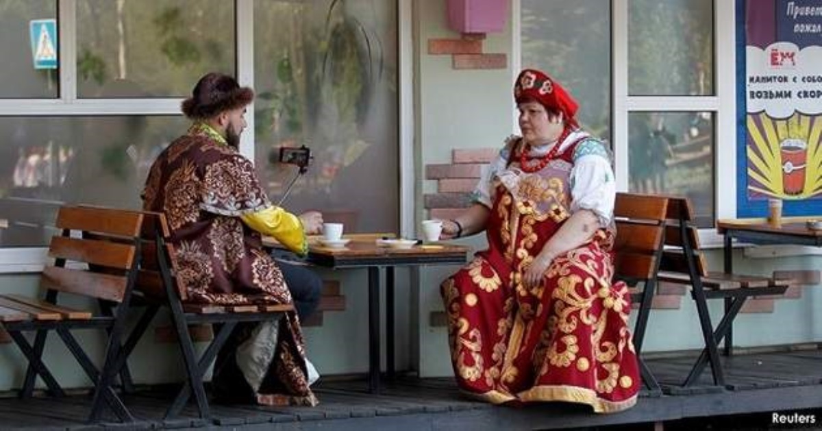 Дикий праздник: в сети высмеяли "русский карнавала" в Донецке и Луганске