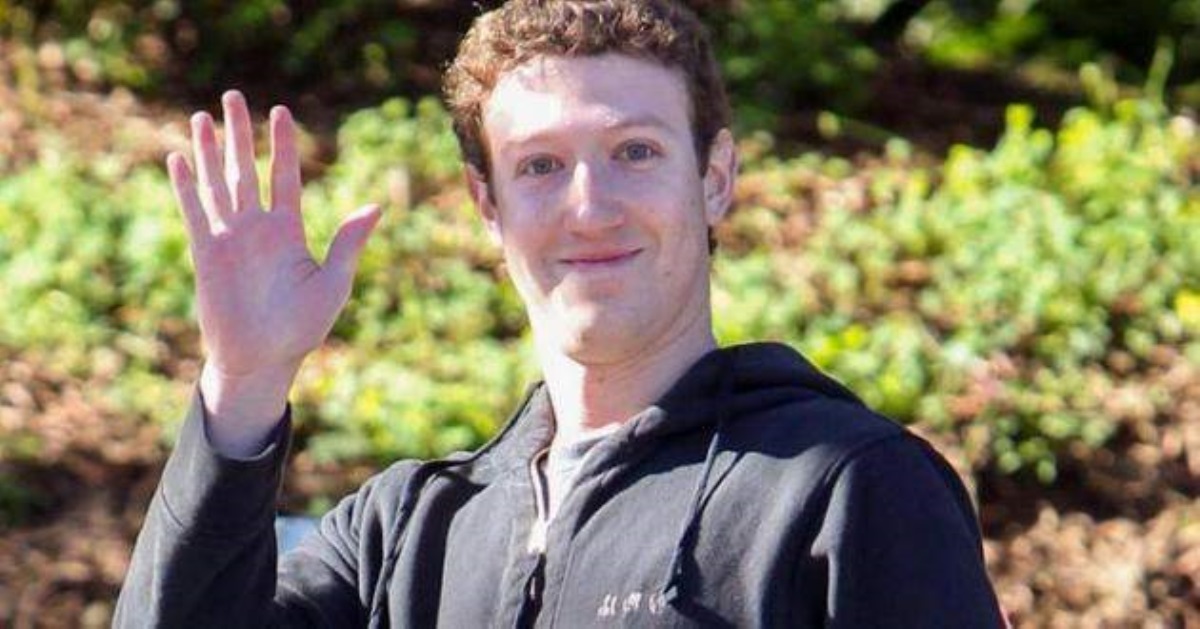 Инвесторы Facebook убирают Цукерберга