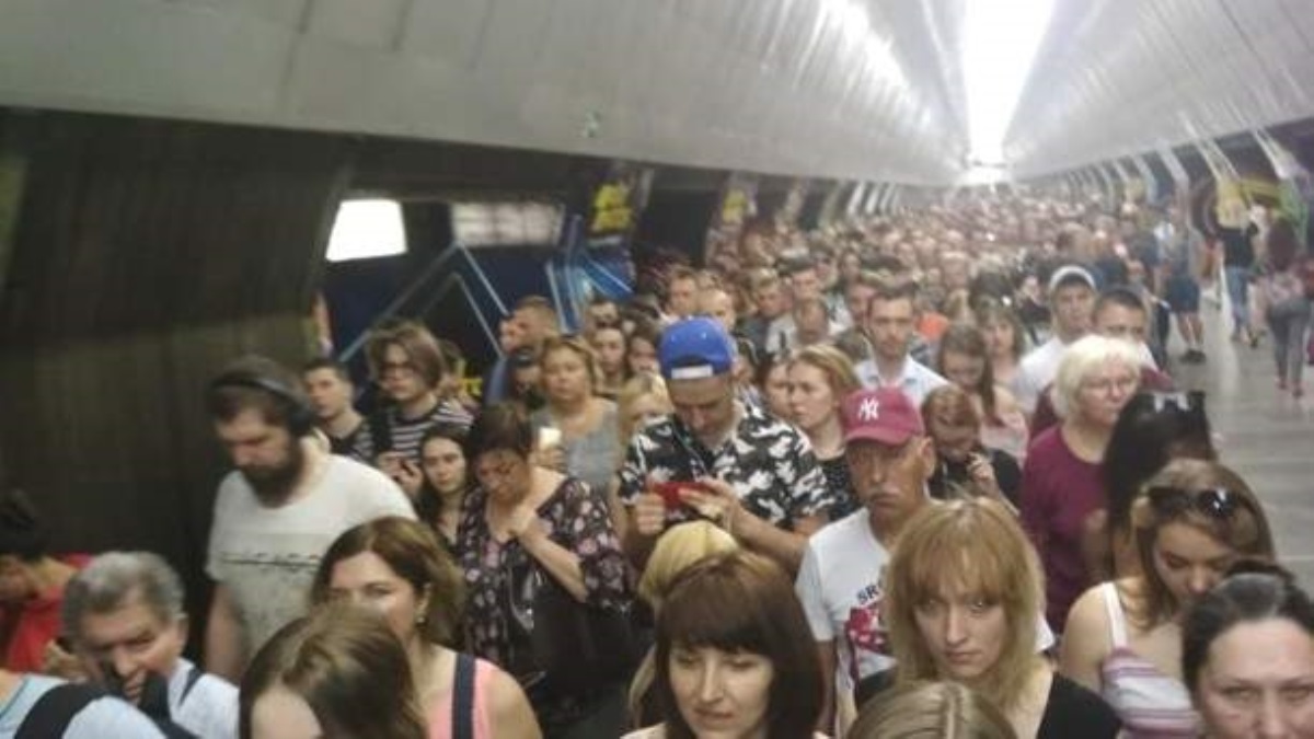 Стали известны подробности ЧП в метро Киева. Фото