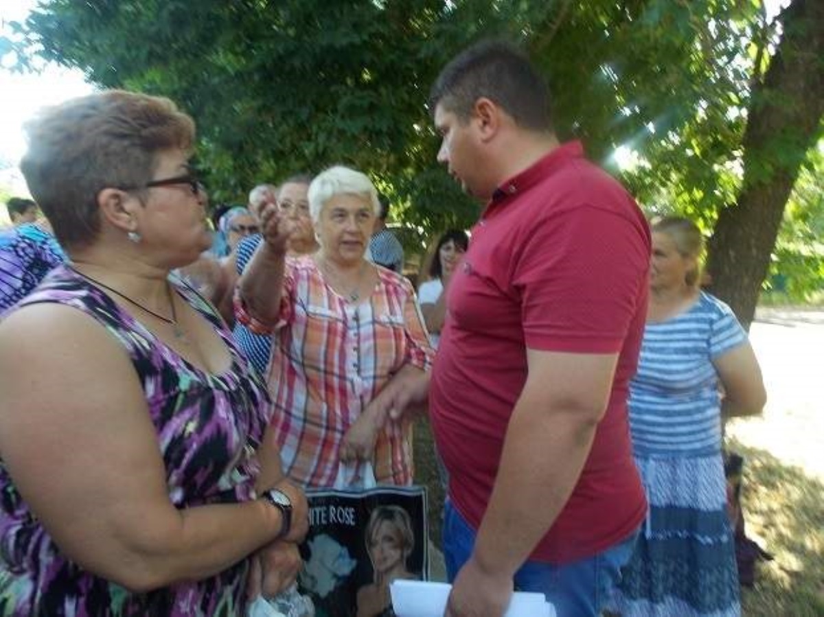 Жители Донбасса перекрыли дороги и обратились к Зеленскому
