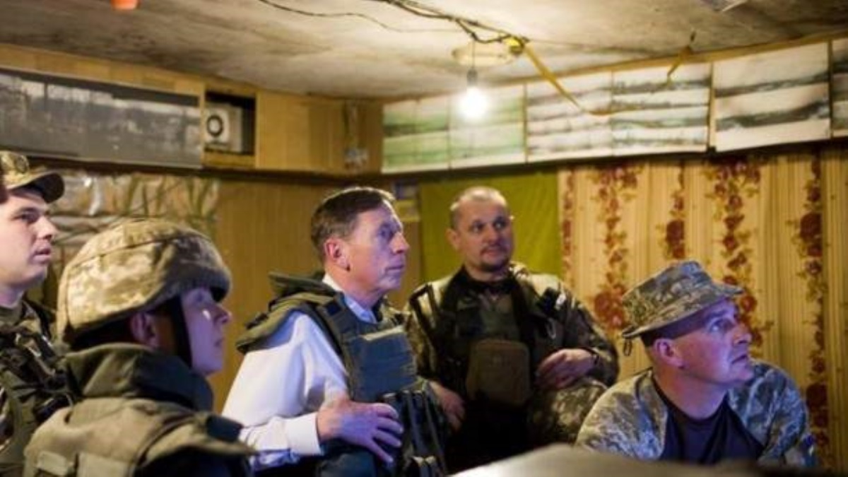 Экс-глава ЦРУ: Печально видеть, что стало с Донбассом