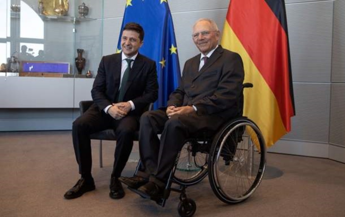 Зеленский заявил о начале восстановления Донбасса