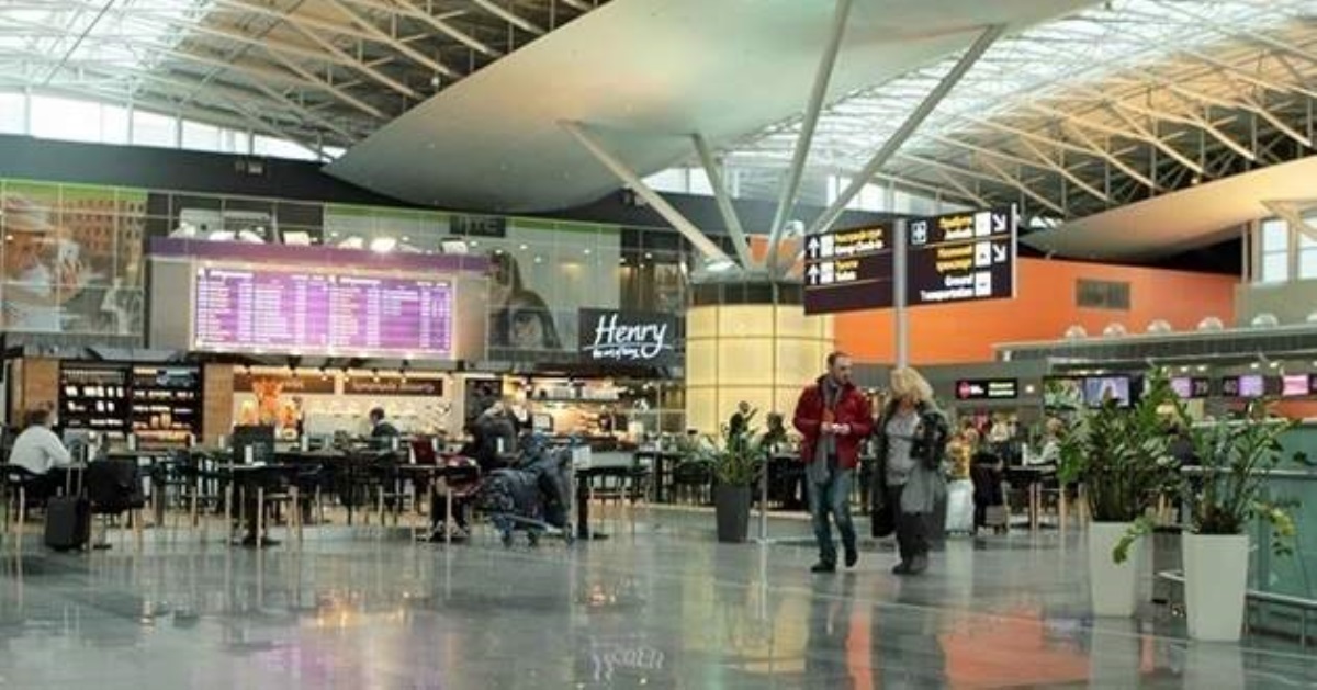 В "Борисполе" пассажиры заблокировали терминал: что произошло