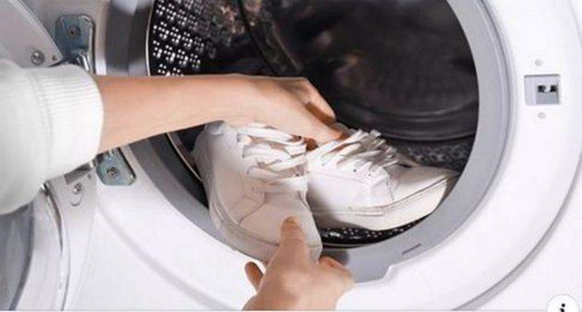 Как правильно стирать обувь в стиральной машинке: обувь чистая, машинка целая