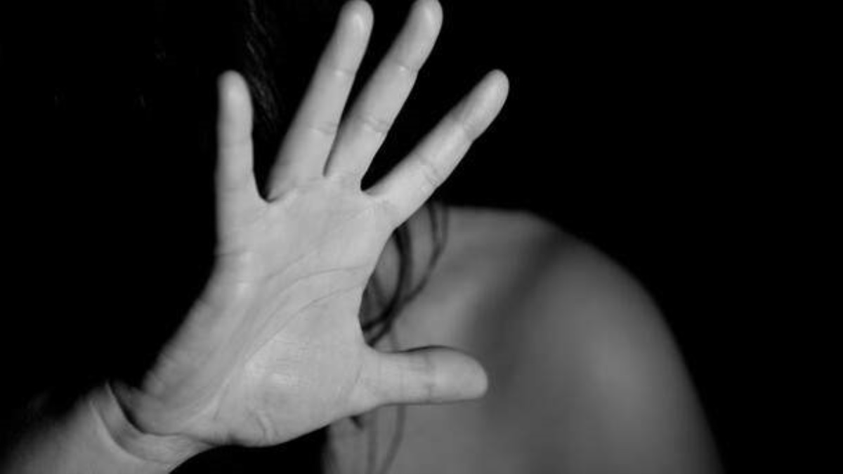 В Умани средь бела дня изнасиловали школьницу