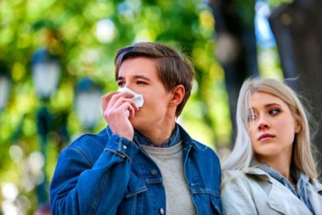 Найден способ, как избавиться от аллергии на тополиный пух