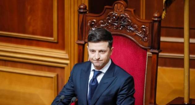 Зеленский будет присутствовать на суде по вопросу о роспуске Рады