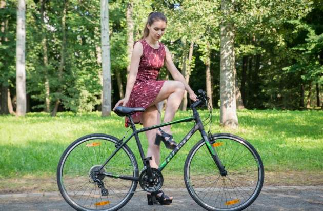 Тысячи велосипедисток в «костюмах Евы» выехали на улицы городов мира