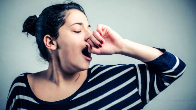 Ученые выяснили, почему люди зевают и как это связано с жарой