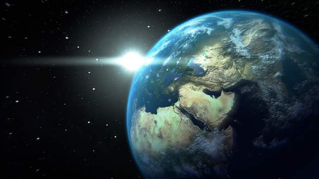 Обман столетия раскрыт: Земля имеет квадратную орбиту