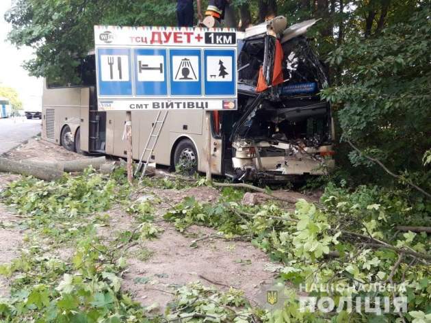 На Хмельнитчине произошло ДТП с автобусом: есть погибшие. Фото
