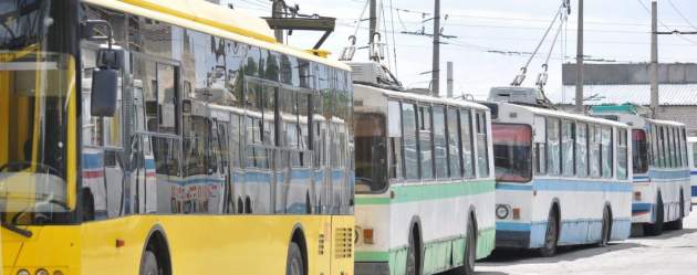 Душегубки на колесах: жара превратила автобусы Киева в ад