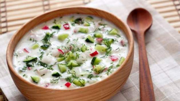 Врачи рассказали, кому лучше не есть окрошку