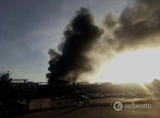 Киев накрыл дым от мощного пожара: людям рекомендуют запереться