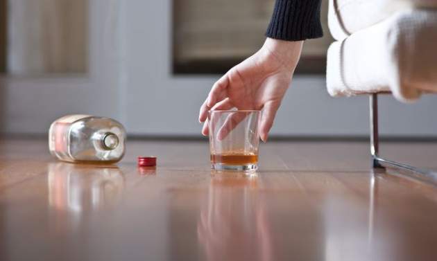 Названы вещи, которые лучше не делать во время похмелья