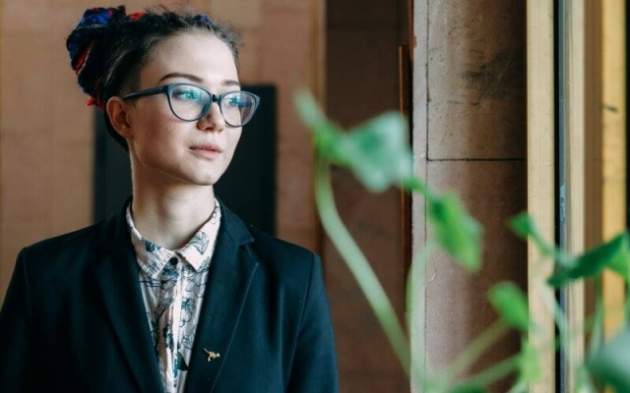 Участница интимного скандала в КНУ вышла замуж за... девушку