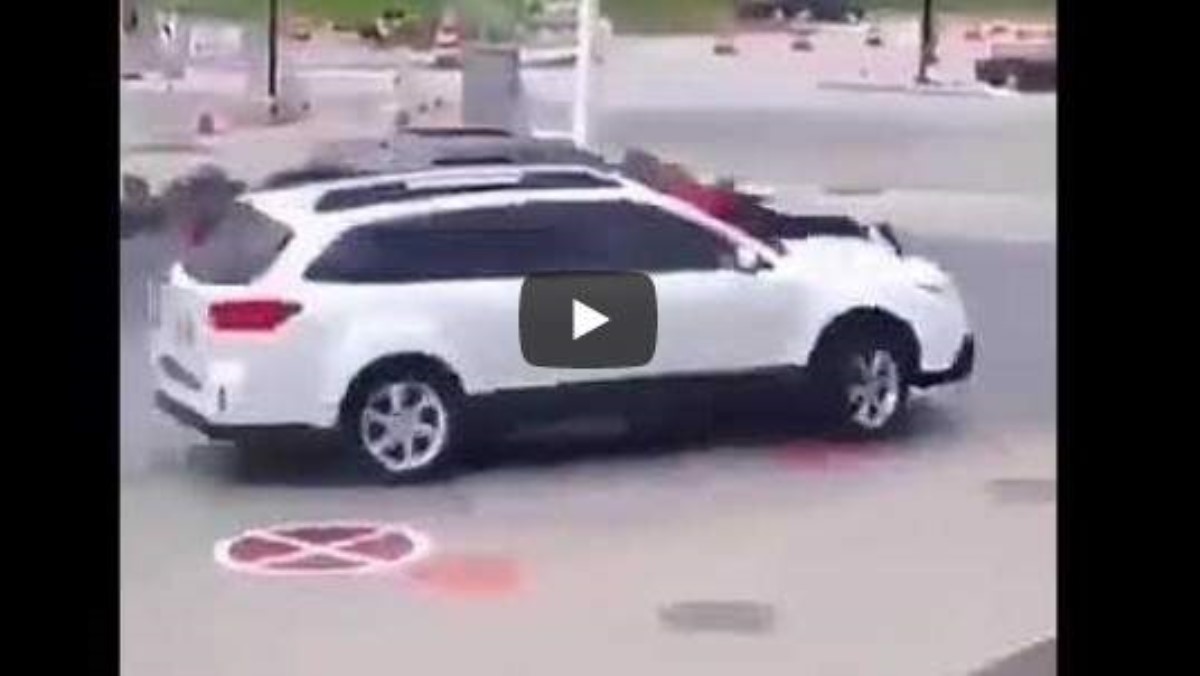 Бросилась на капот: смелая девушка отвоевала Subaru