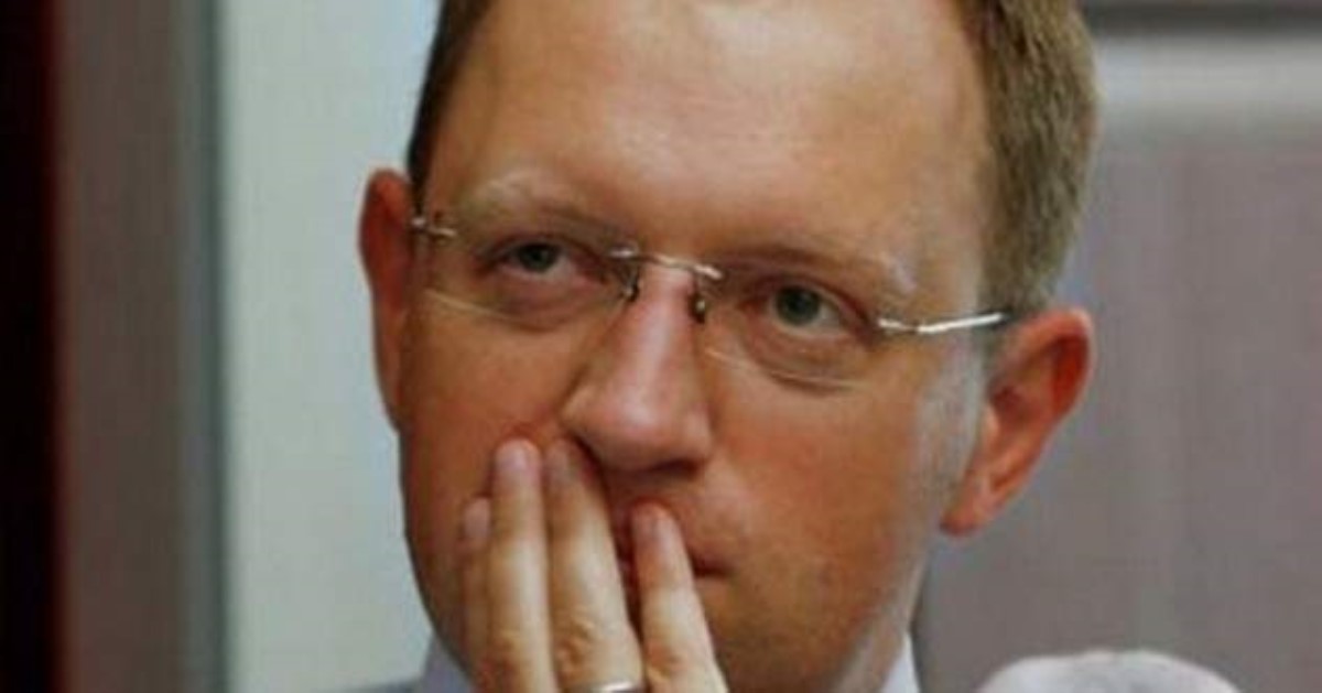 Яценюк ошарашил сеть фотографией с кроликом