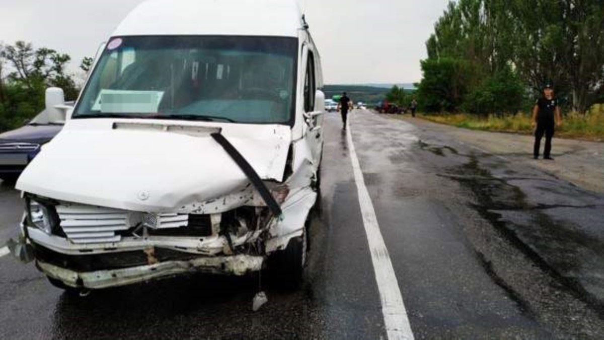 ДТП с маршруткой в Запорожской области: ранены 12 человек. Фото